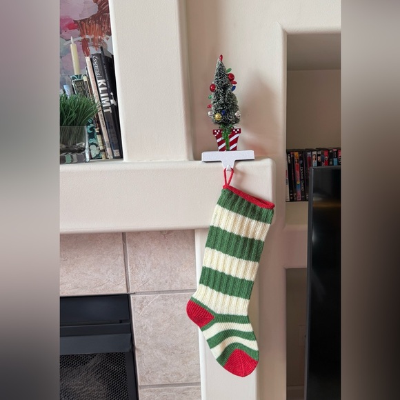 Pair of mini tree stocking hangers - Picture 3 of 8